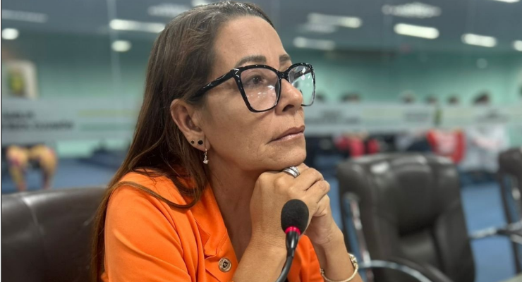 "O PROBLEMA DA CIDADE NÃO É FALTA DE RECURSOS; É FALTA DE GESTÃO", DISSE ANINHA CARDOSO NA VOTAÇÃO DA SUPLEMENTAÇÃO